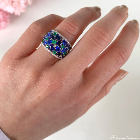 Fabelhafter Saphir Ring mit Smaragden und Brillanten