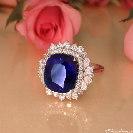 High Jewelry: Spektakulärer Ceylon Saphir Ring mit Diamanten