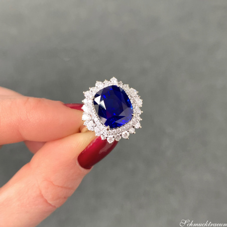 High Jewelry: Spektakulärer Ceylon Saphir Ring mit Diamanten