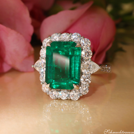 High Jewelry: Einzigartiger kolumbianischer Smaragd Ring  (Muzo Green, Minor Oil)
