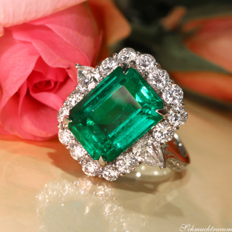 High Jewelry: Einzigartiger kolumbianischer Smaragd Ring  (Muzo Green, Minor Oil)