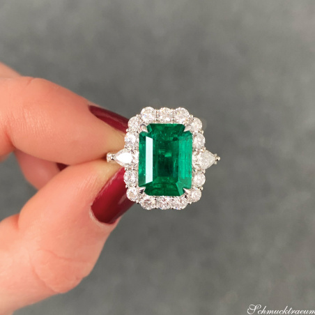 High Jewelry: Einzigartiger kolumbianischer Smaragd Ring  (Muzo Green, Minor Oil)