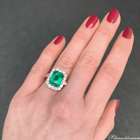High Jewelry: Einzigartiger kolumbianischer Smaragd Ring  (Muzo Green, Minor Oil)