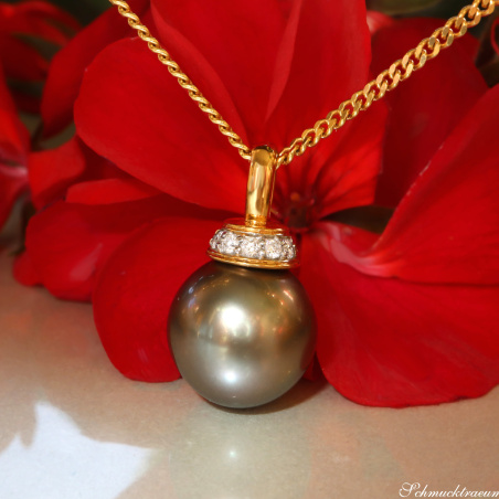 Wundervoller Tahitiperle Anhänger mit Brillanten (mit Kette)