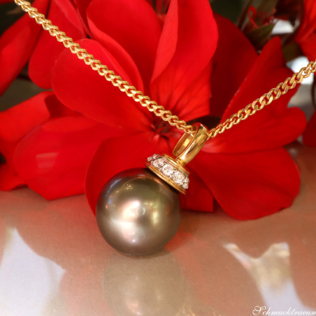 Wundervoller Tahitiperle Anhänger mit Brillanten (mit Kette)
