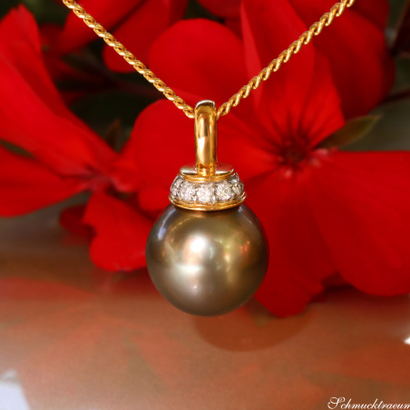 Wundervoller Tahitiperle Anhänger mit Brillanten (mit Kette)