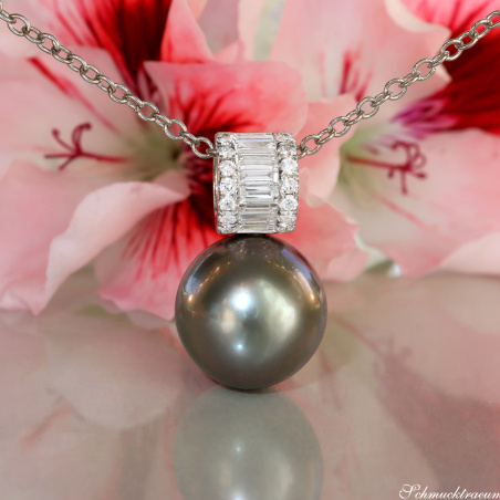 Eleganter Tahitiperle Anhänger mit Baguette Diamanten