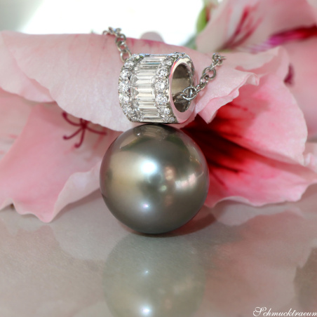 Eleganter Tahitiperle Anhänger mit Baguette Diamanten