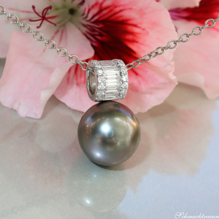 Eleganter Tahitiperle Anhänger mit Baguette Diamanten
