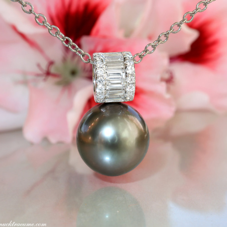 Exquisiter Süßwasserperle Anhänger mit Baguette Diamanten