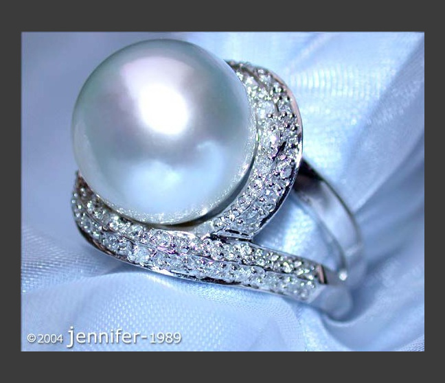 Attractive Southsea Pearl Diamond Ring in White gold Attractive Southsea Pearl Diamond Ring in White gold