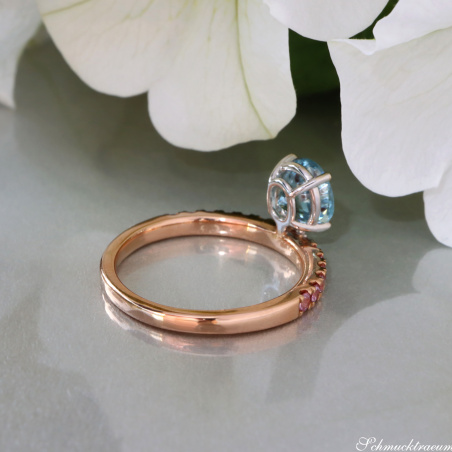 Raffinierter Aquamarin Ring mit rosa Saphiren