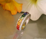 Bildschöner Bandring mit Regenbogen Saphiren & Brillanten