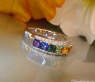 Bildschöner Bandring mit Regenbogen Saphiren & Brillanten
