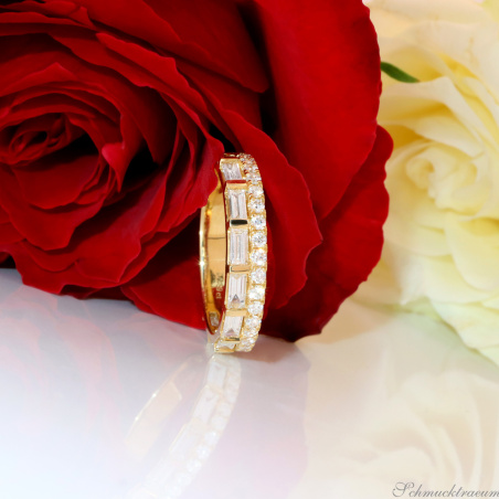 Bildschöner Brillanten Band Ring mit Baguette Diamanten
