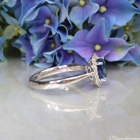 Exzellenter Saphir Herz Ring mit Brillanten