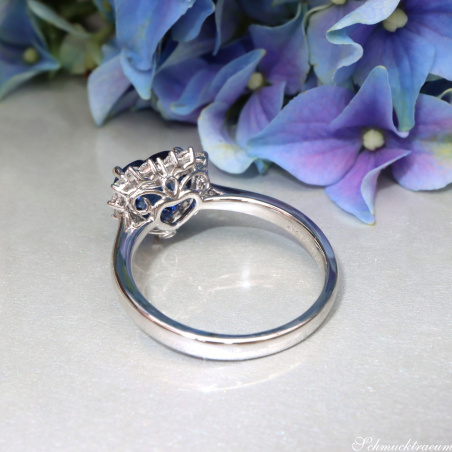 Exzellenter Saphir Herz Ring mit Brillanten