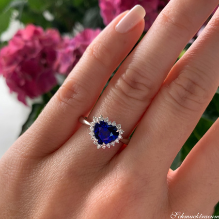 Exzellenter Saphir Herz Ring mit Brillanten