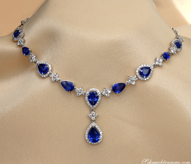 Ausgesuchtes Saphir Collier mit Brillanten