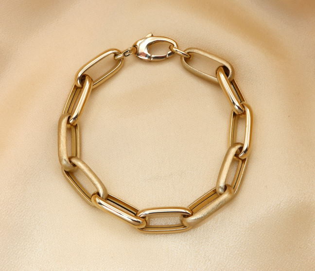 Gold Pur: Satiniert & glänzend gefertigtes Paperclip Armband