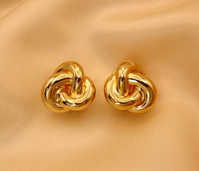 Gold Pur: Fabelhafte Ohrstecker „Goldener Knoten“