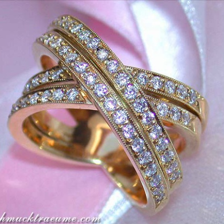 Crossover Diamond Ring in Yellow gold 18k