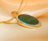 Auffallender Malachit Anhänger / Kette mit Brillanten