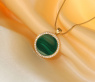 Auffallender Malachit Anhänger / Kette mit Brillanten