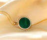 Auffallender Malachit Anhänger / Kette mit Brillanten
