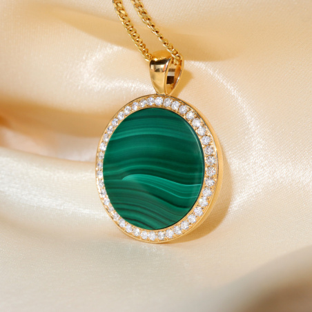 Auffallender Malachit Anhänger / Kette mit Brillanten
