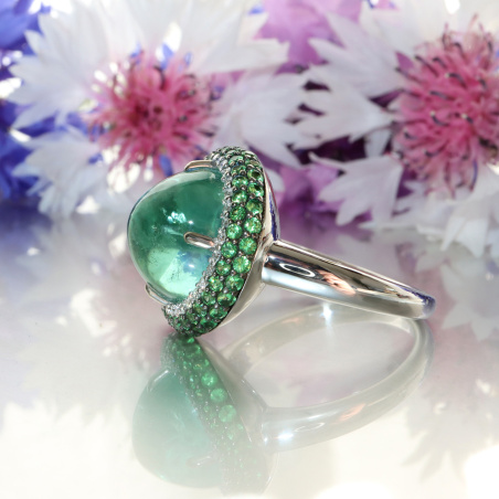 Fabelhafter Minz Turmalin Ring mit Tsavoriten und Brillanten