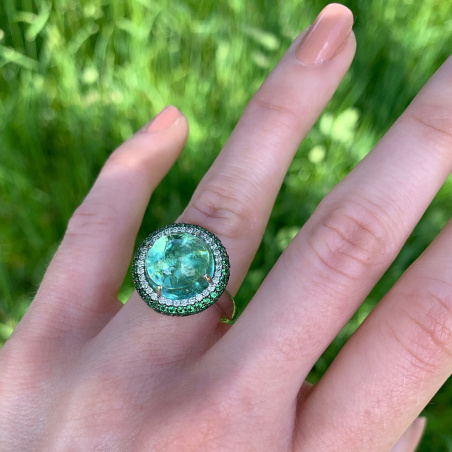 Fabelhafter Minz Turmalin Ring mit Tsavoriten und Brillanten