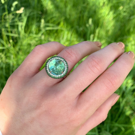 Fabelhafter Minz Turmalin Ring mit Tsavoriten und Brillanten