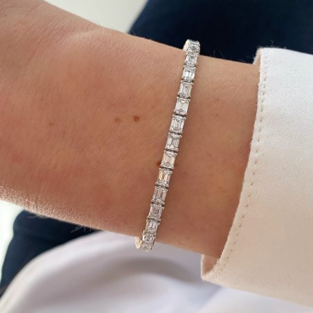 Exquisites Tennis Armband mit Diamanten im Smaragdschliff