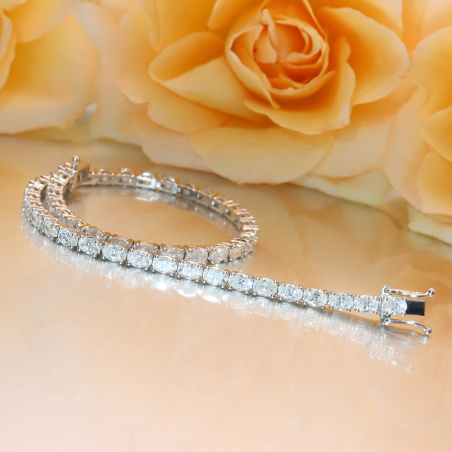 Erstklassiges Tennis Armband mit Diamanten im Ovalschliff
