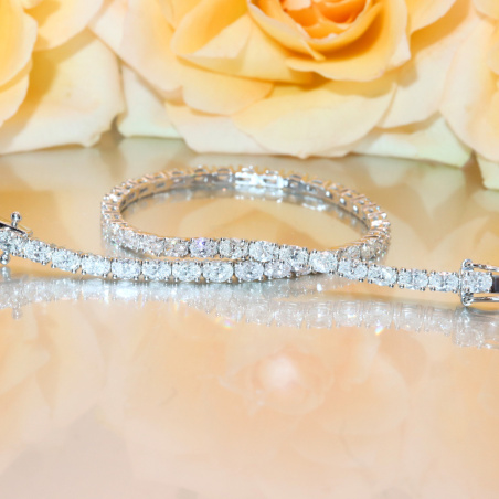 Tennis Armband mit Diamanten im Ovalschliff