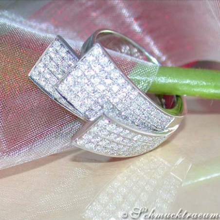 Exclusive "Fan" Style Diamond Ring