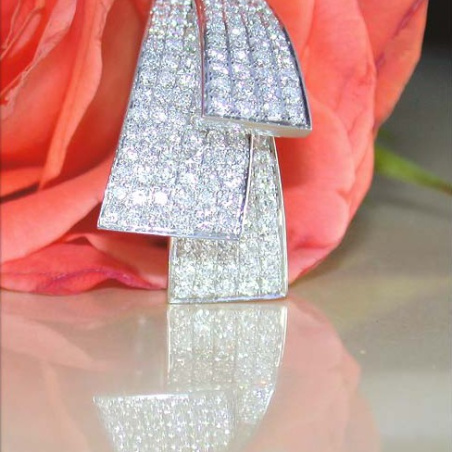 Exclusive "Fan" Style Diamond Ring