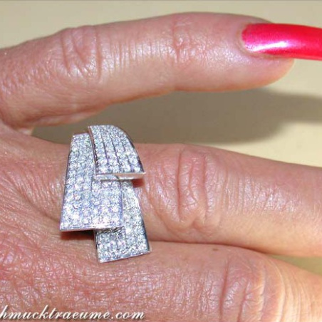 Exclusive "Fan" Style Diamond Ring