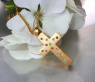 Fabelhaftes Wende Kreuz „2 in 1“ mit Brillanten und Multicolor Saphire