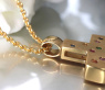 Fabelhaftes Wende Kreuz „2 in 1“ mit Brillanten und Multicolor Saphire