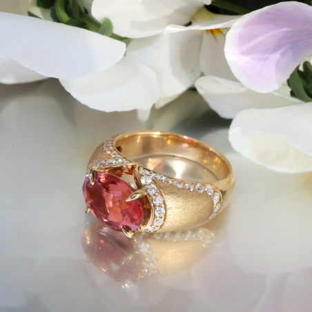 Sensationeller Rosa Turmalin Brillanten Ring "Surprise"