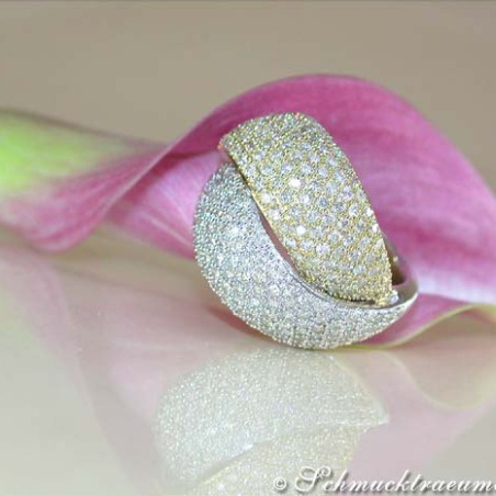 Top-class Diamond Ring in White & Yellow Gold
