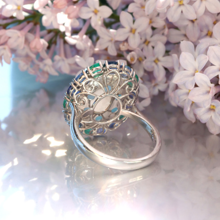 Sensationaller Milky Aquamarin Ring mit Saphiren und Smaragden