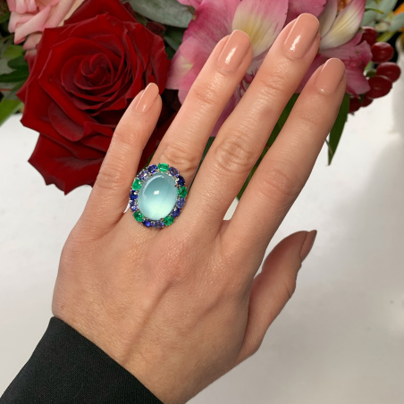 Sensationaller Milky Aquamarin Ring mit Saphiren und Smaragden