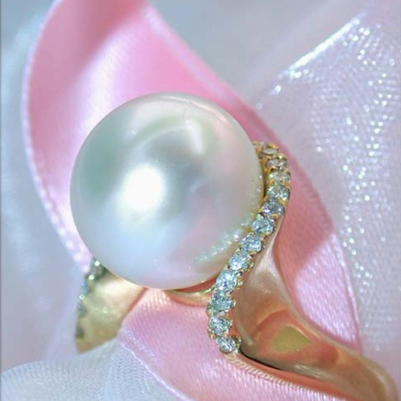 Edler Südseeperle Ring mit Brillanten in Gelbgold