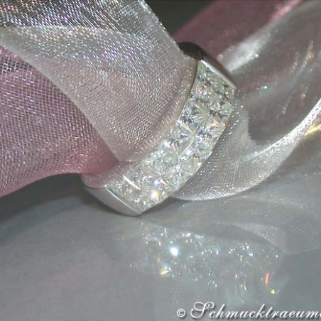 Timeless Princess Diamond Band Ring