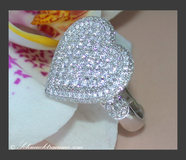 Opulent Diamond Heart Ring (2,36 ct.) Opulent Diamond Heart Ring (2,36 ct.)