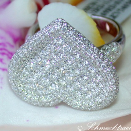 Opulent Diamond Heart Ring (2,36 ct.)