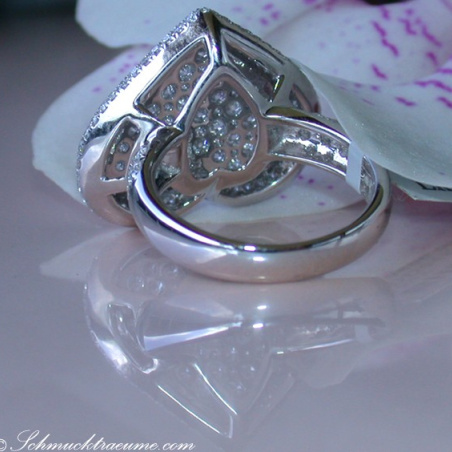 Opulent Diamond Heart Ring (2,36 ct.)